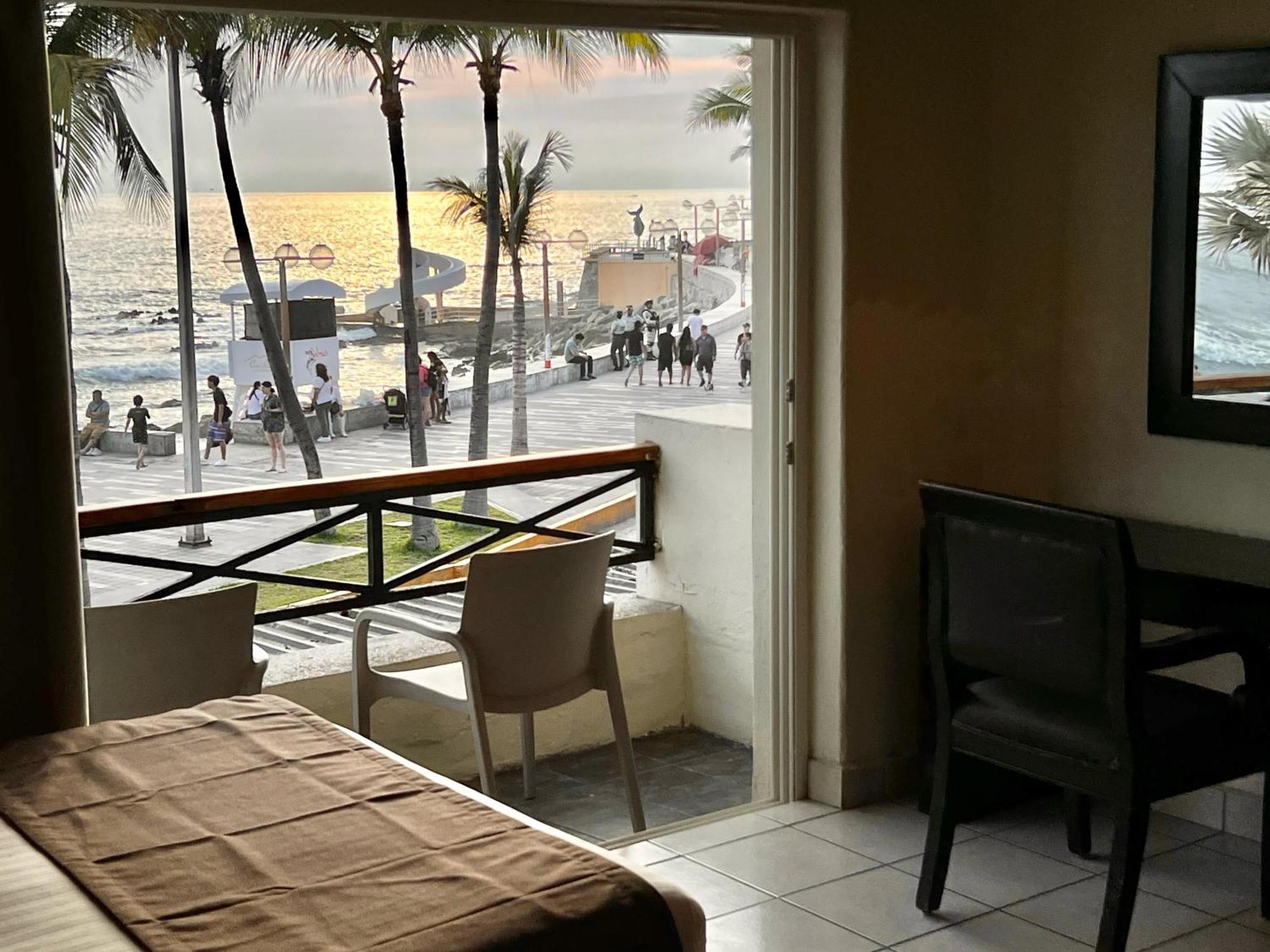 Hotel La Siesta Malecon Mazatlan Oda fotoğraf