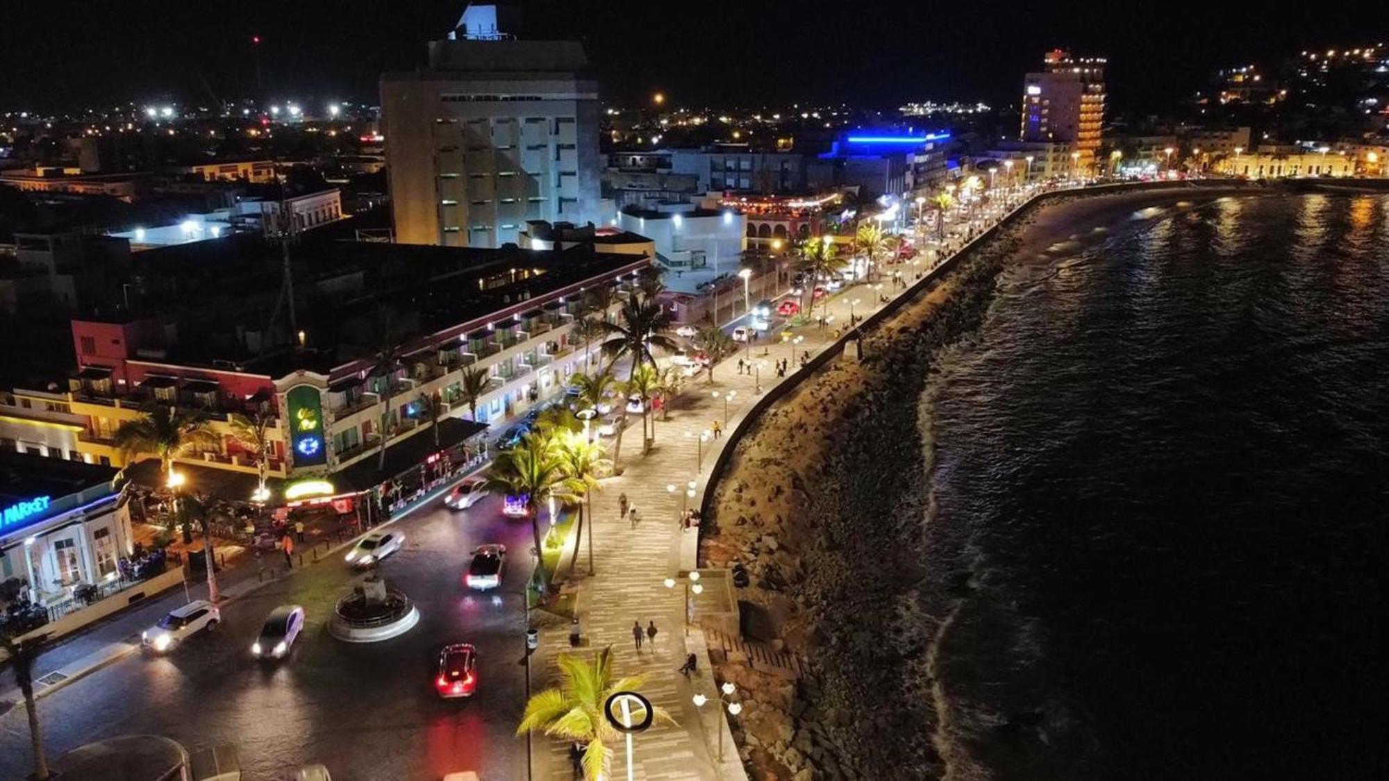 Hotel La Siesta Malecon Mazatlan Dış mekan fotoğraf