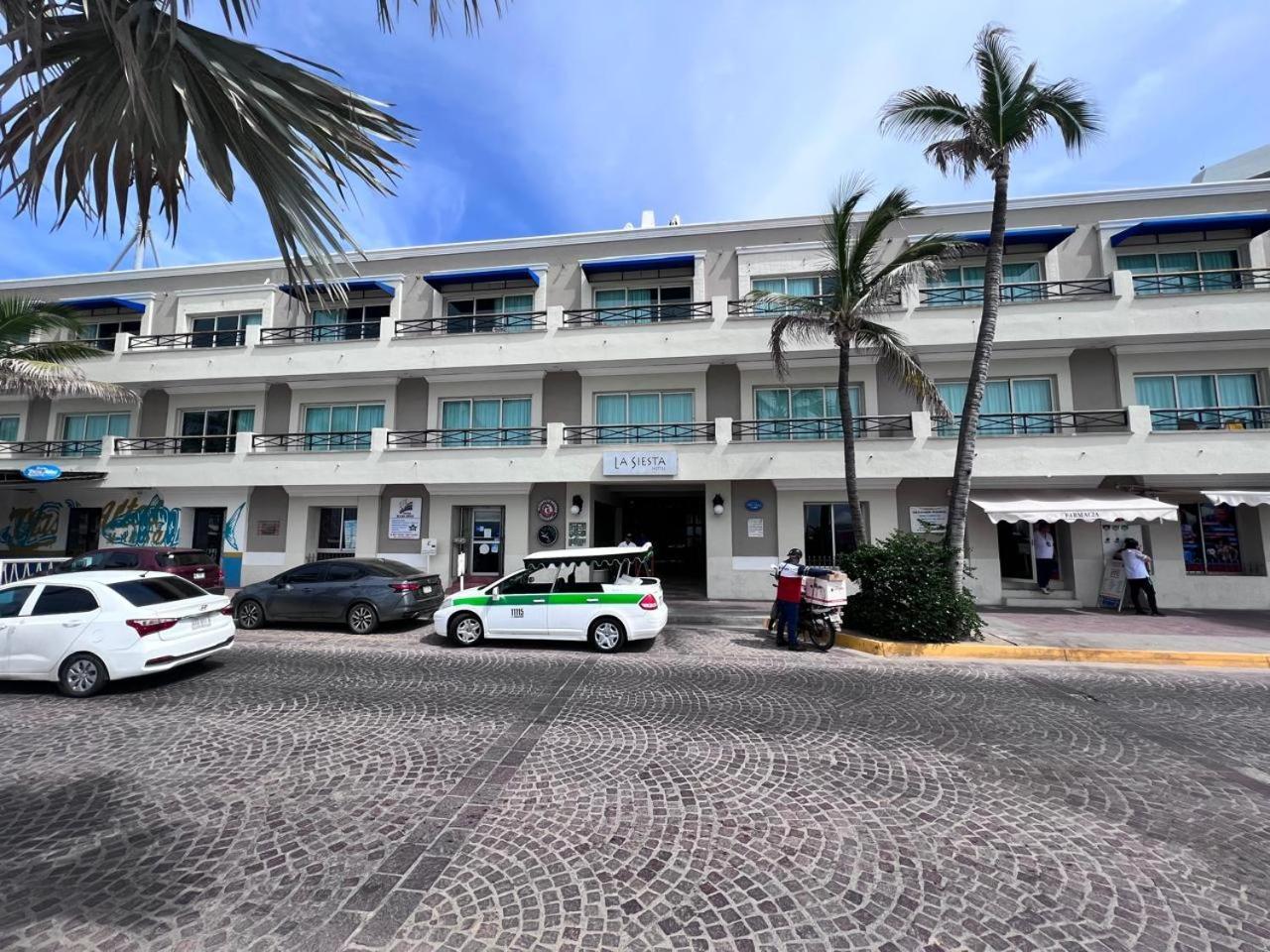 Hotel La Siesta Malecon Mazatlan Dış mekan fotoğraf